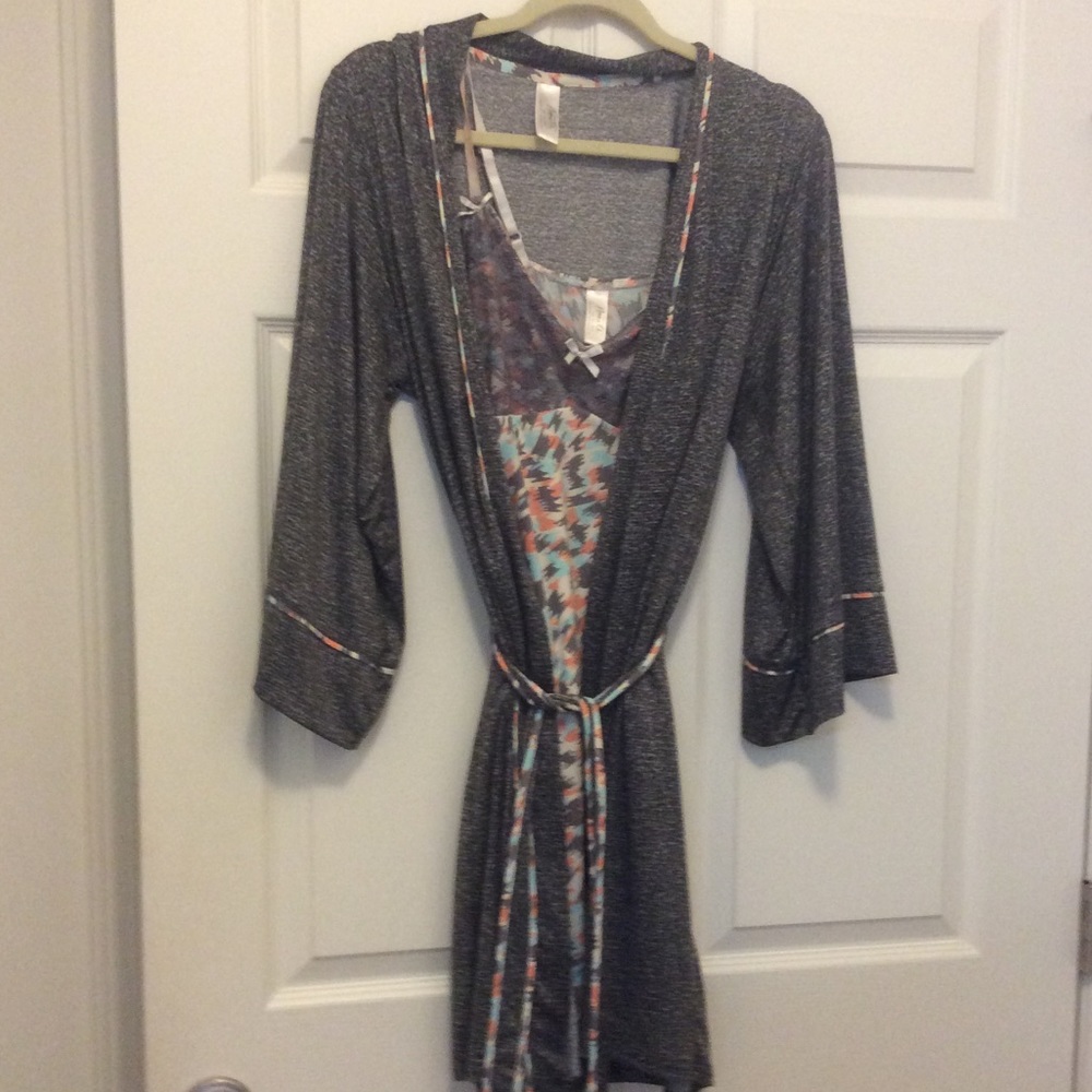 Pretty robe and nighty set by Nanette.